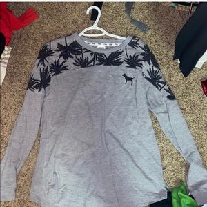 grey thin sweatshirt